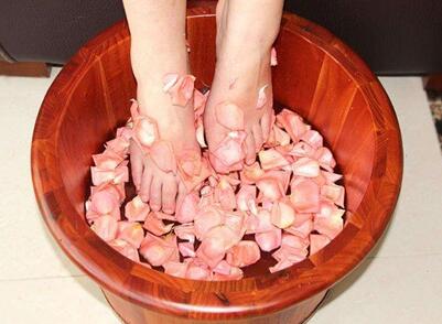 女生一到晚上就脚冷 教你三招让你拥有好睡眠