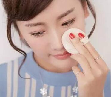 气垫bb好用吗 气垫BB真的可以10s就完成底妆么