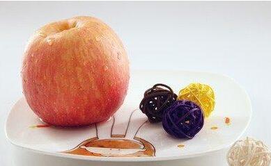 晚上吃苹果好不好 晚上应该怎么吃苹果