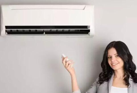 刚出生不久的宝宝 也能享受凉爽的空调吗