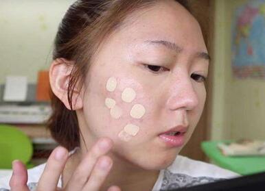 挤破三角区痘痘导致生命危险 如何正确祛痘