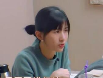 Papi酱一句话上热搜 评论区20000条骂她自私