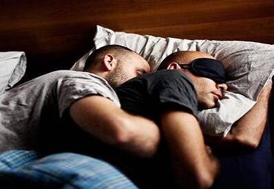 携带HIV病毒和艾滋病之间的关系