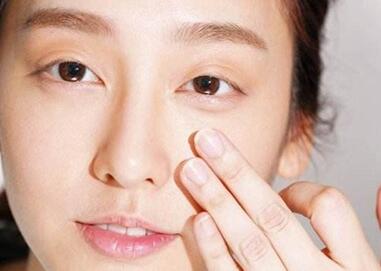 三个小方法可以帮助到你买到适合粉底色号