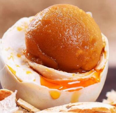 怎样用盐水腌咸鸭蛋好吃 该怎么做呢