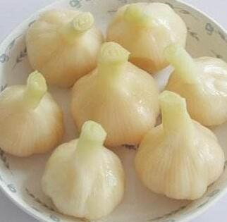 究竟怎样腌糖醋蒜好吃呢 白色糖醋蒜的腌制方法