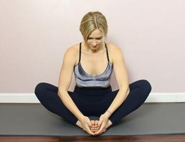 瑜伽腿部僵硬怎么办 几组瑜伽动作帮你伸筋