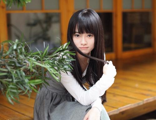 抬高腿从后面进入律动|张淑芬满脸绯红，嘴里忍不住发出了声音