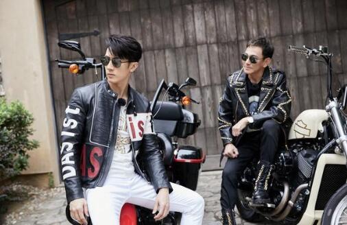 看过吴尊73岁的老爸后  才知道有一种男神叫防腐剂男神