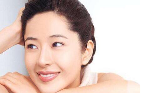 女生消除脸部皱纹 预防皱纹的最好方法