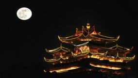 从江湖来   回江湖去