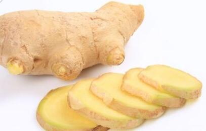 痛经怎么办 这些女人喝红糖水 能有效缓解痛经