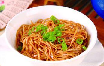 网红版葱油面的做法，快来学学吧