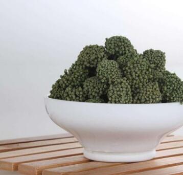 三七花泡水喝的功效 生活中喝花茶轻松降火气