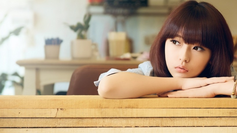 黄得让人湿的片段_舅妈，你真好看，我、我想……