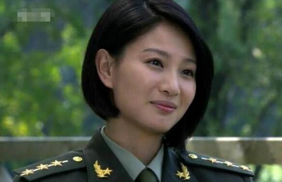 被吴京相中的18线小明星一炮而红，成为新的军旅女神