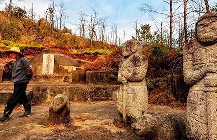 神秘的守墓人 竟然有这么多人抢着干！