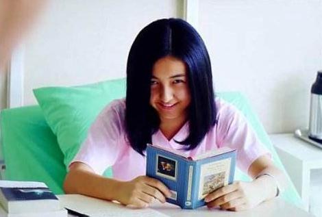 　童星张子枫一直无人敢黑？网友：只因太优秀