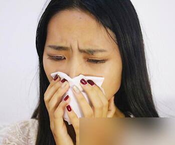 怎么区分风寒感冒和风热感冒？又分别怎么治疗感冒呢？