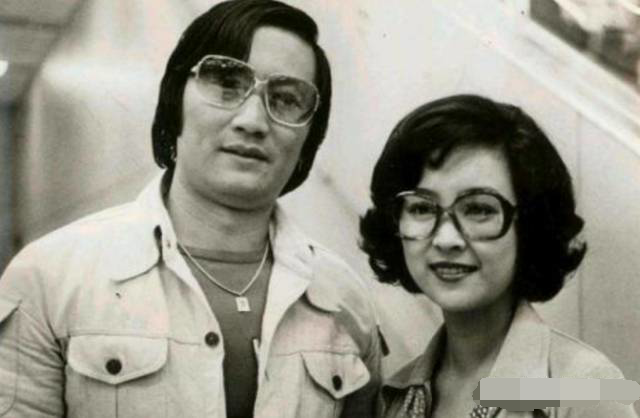 谢婷婷害羞晒女炫夫，谢霆锋低调赴日约会，82岁谢贤却高调求爱