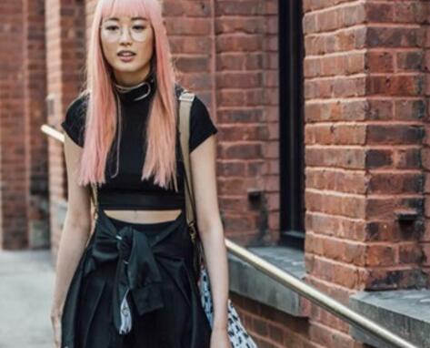 喝蜂蜜水可以给身体带来不少的好处 止咳又安眠