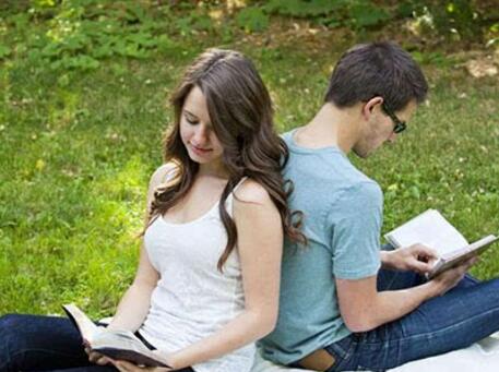 欢快的生活 温暖的泡澡不可少