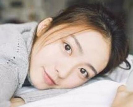 学院风妆容 眼镜妹也可以清新动人