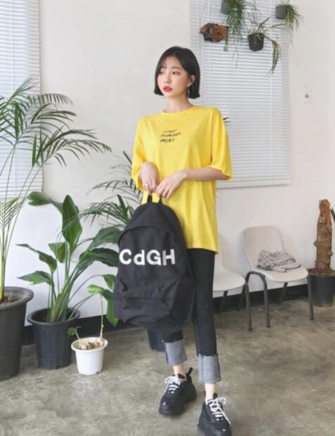 黄色t恤搭配这四种搭配 穿在街头回头率足足的