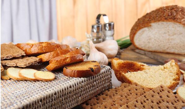 减肥完全不能吃碳水化合物?到底哪些食物属于碳水化合物？