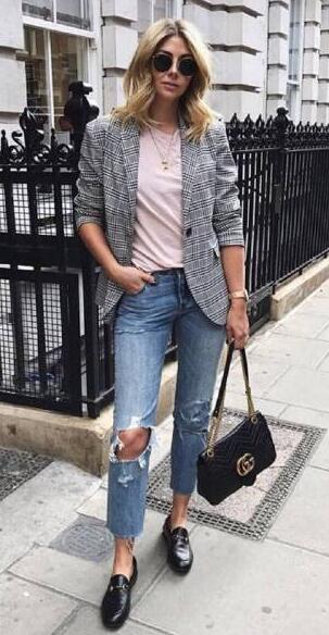 浅灰小西服搭配技巧 7个小技巧让你与众不同！