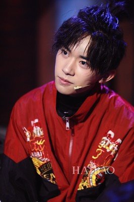 娱乐圈新旧更迭 四大墙头正当红 路人缘最好的不是易烊千玺？