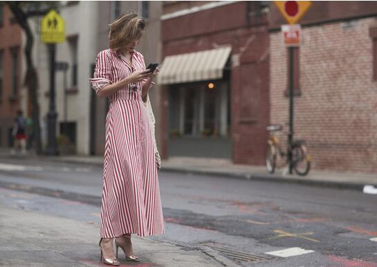 那些过分的关心 潜意识里是想通过向别人兜售自己的三观 从而获得一种畸形的存在感