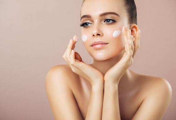 火辣辣的夏天想要女神形象——颈部应该这样保养