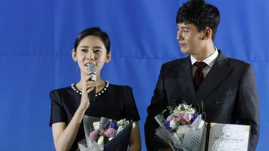 秋瓷炫产后突发妊高症 于晓光不眠不休照顾