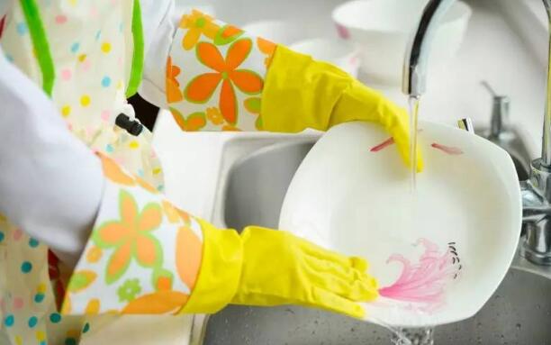 错误的洗碗习惯等于培养细菌！教你正确的洗碗步骤