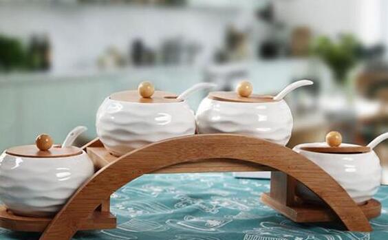 放调味料的最佳时间 时间不对调料变砒霜！