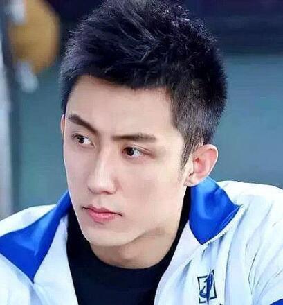 怎样解救熬夜后的皮肤 最好补水保湿工作