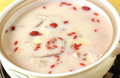 鸡汤粥怎么熬才美味 哪些人不能喝鸡汤？