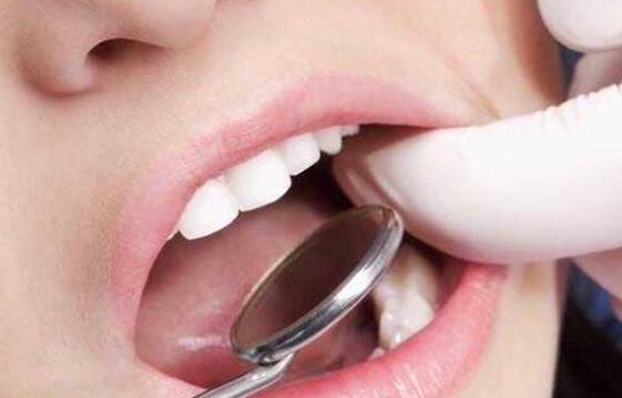 牙齿松动的原因_牙齿松动了怎么办 这些方法可预防牙齿松动