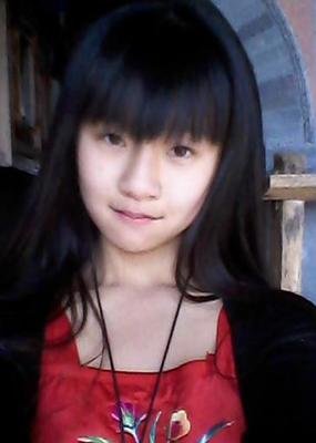 有种“毁容”叫小彩旗 15岁惊艳全国 近照胖成球 网友：丑拒