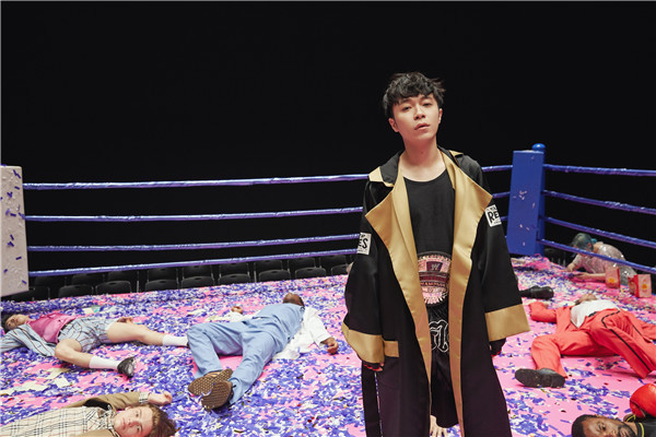 吴青峰最新单曲《巴别塔庆典》MV上线   奇思妙想的歌曲