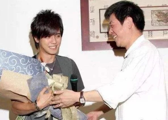 曽经紧密伙伴反目成仇 前经纪人曝罗志祥曾做假公益