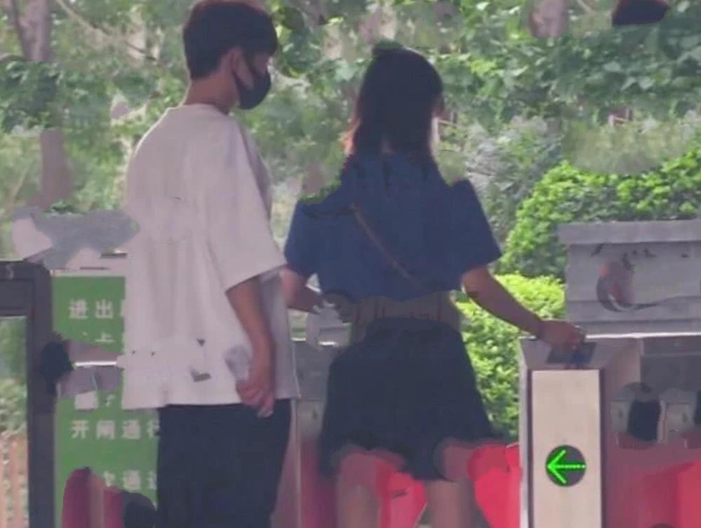 是不是又抢兄弟女朋友 张远约会神秘女疑同居 女方竟是苏醒的绯闻女友