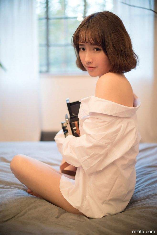 在办公室里揉护士的胸|不舒服，求求你帮帮我好嘛……