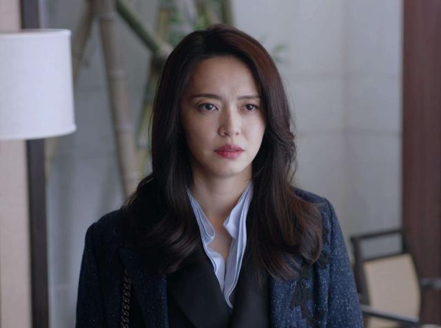 姚晨新片将上线 杨幂不计较被甩头发打脸