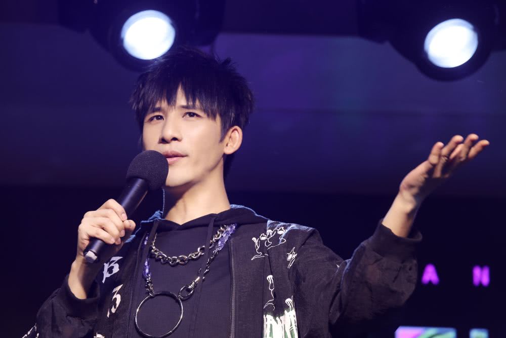 出道二十周年办演唱会 怎么让大大咧咧的大张伟伤感了