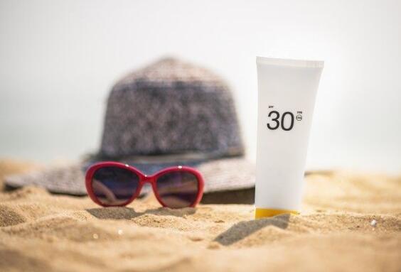 皮肤晒伤后怎么办 几个妙招帮你缓解这一问题！