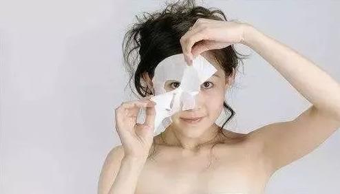 敷完面膜要不要洗脸 根据不同的情况来判断要不要洗​​​