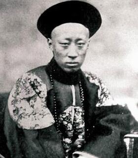 辛酉政变后 慈禧意欲独揽朝政 慈禧是如何战胜恭亲王奕䜣的？