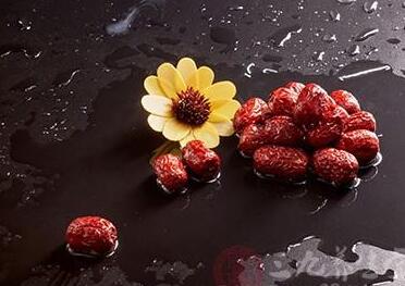 红枣的功效与作用，红枣的养生吃法有哪几种？这4类人千万别吃红枣